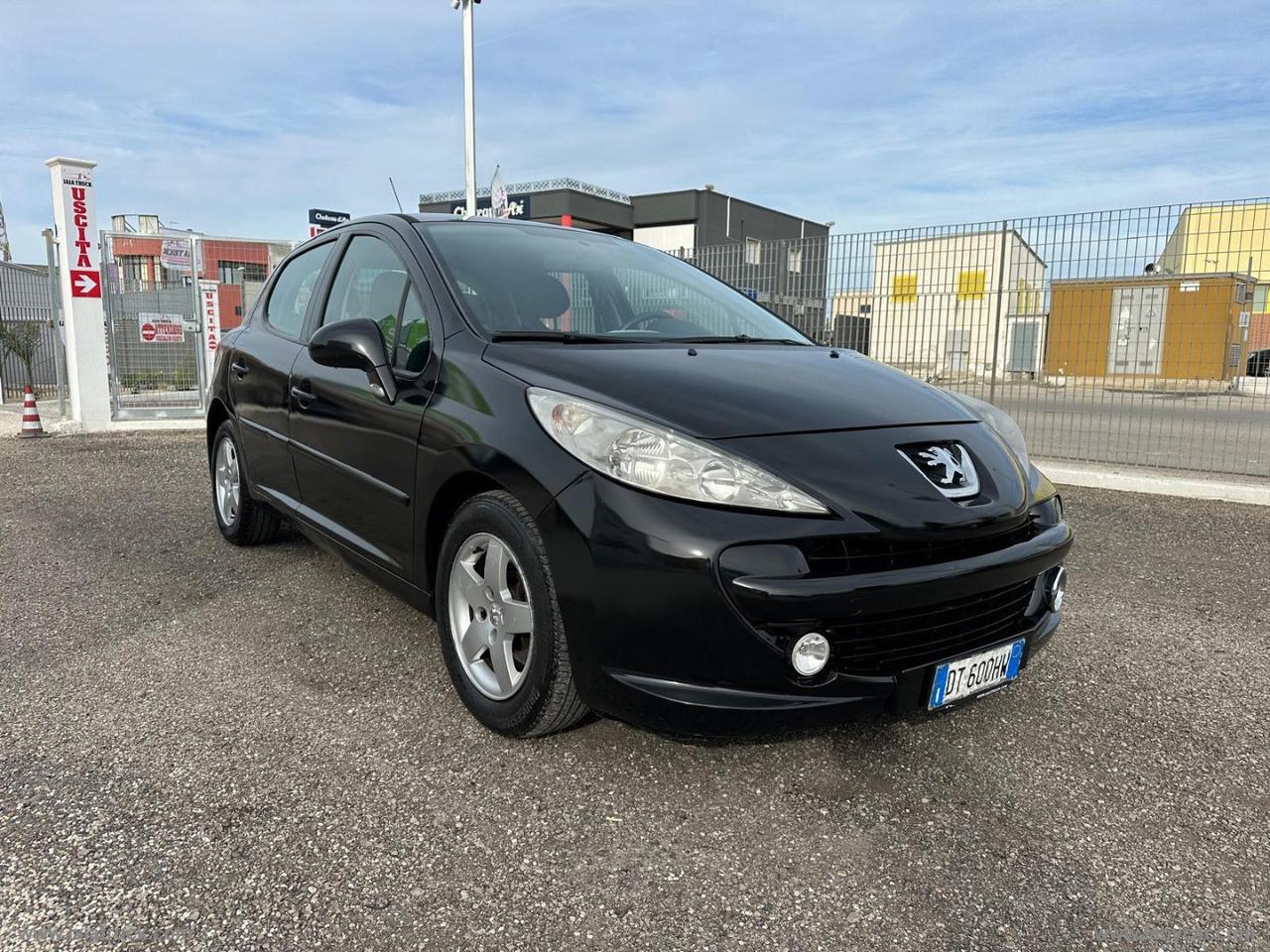 PEUGEOT 207 1.4 VTi 95 CV 5p. Energie Sport 1.4 VTi 95 CV 5p. Energie Sport