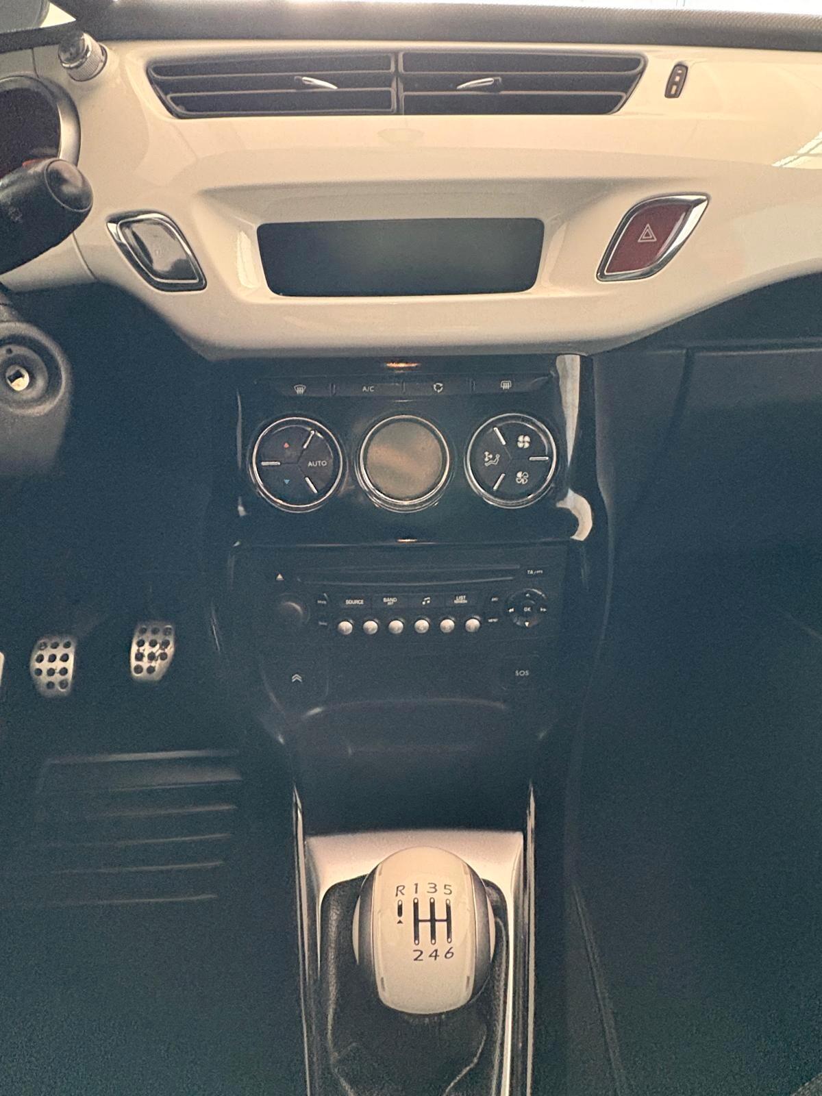 CITROEN DS3 SPORT CHIC 1.6 Benzina CV 156 Km 170 831 certificati garanzia 12 mesi