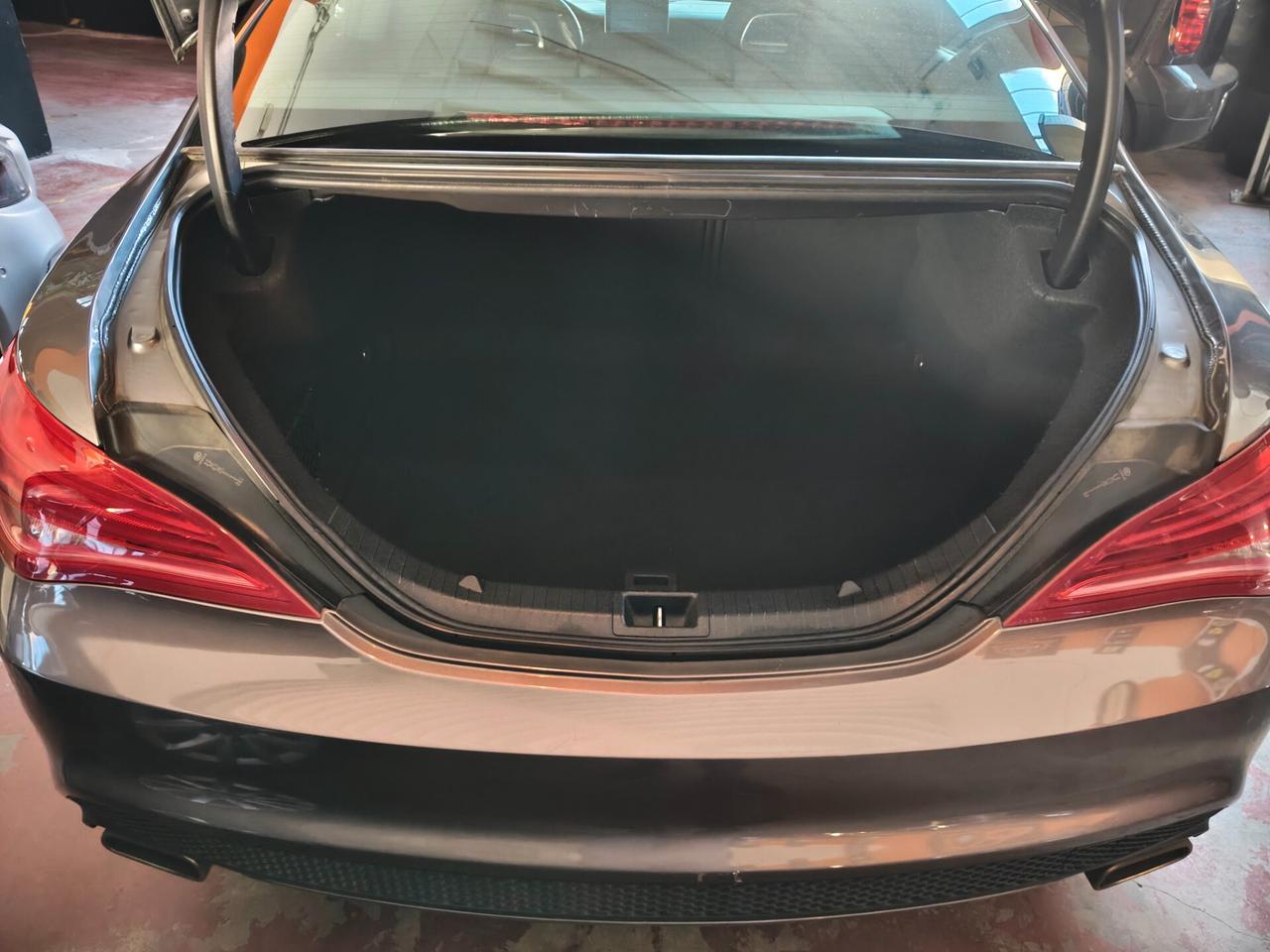 Mercedes-benz CLA 180 Premium