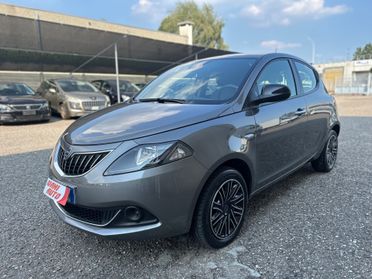 Lancia Ypsilon 1.0 FireFly Hybrid Silver Plus