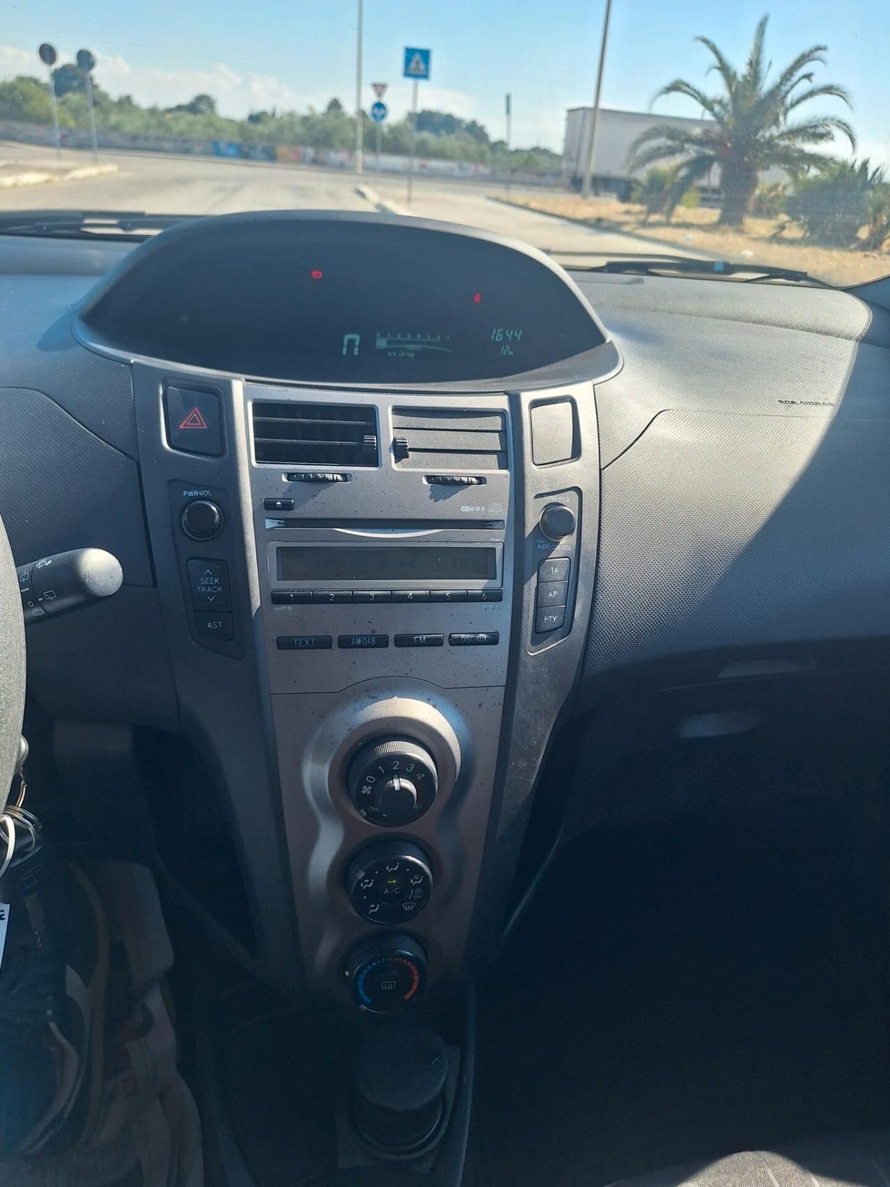 Toyota Yaris 1.0 3 porte Now - 2010