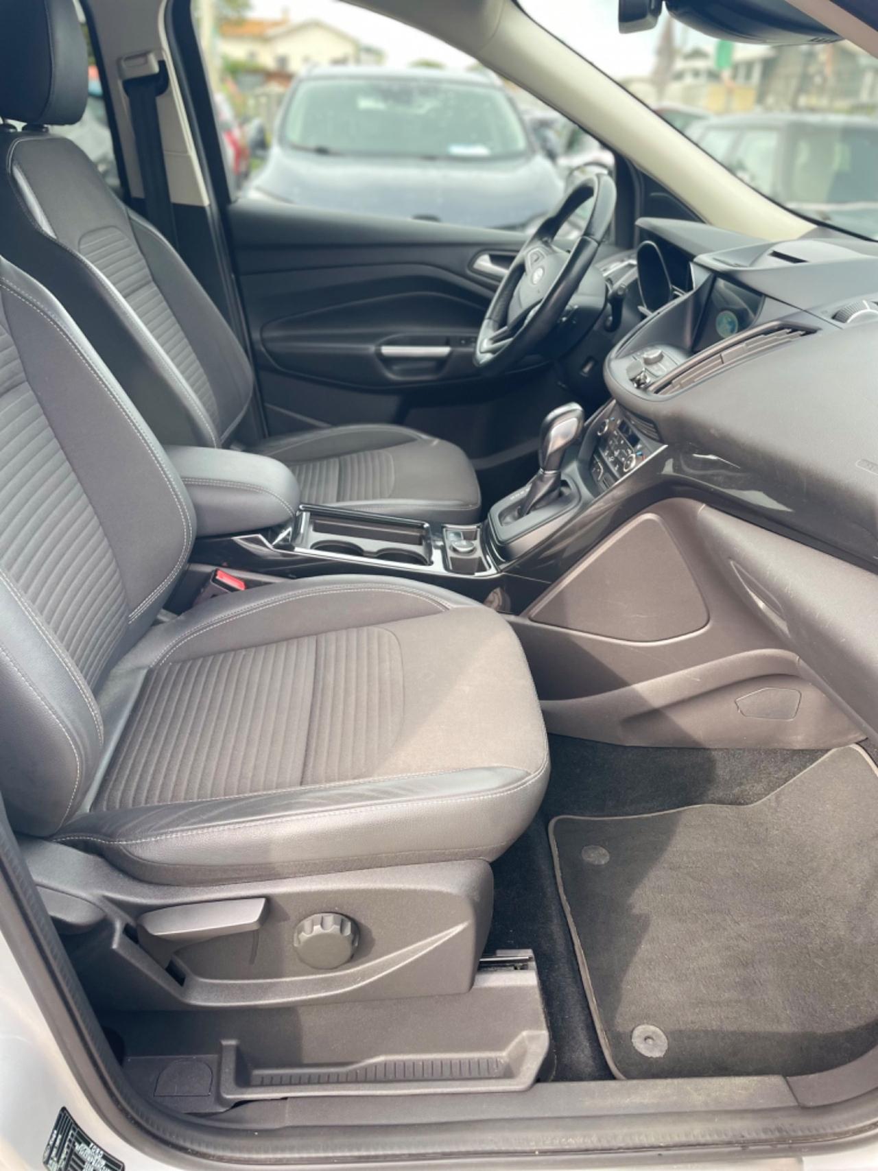 Ford Kuga 2.0 TDCI 150 CV S&S 4WD Powershift Vignale