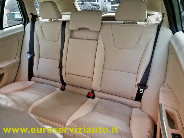 VOLVO V60 T3 Powershift Kinetic