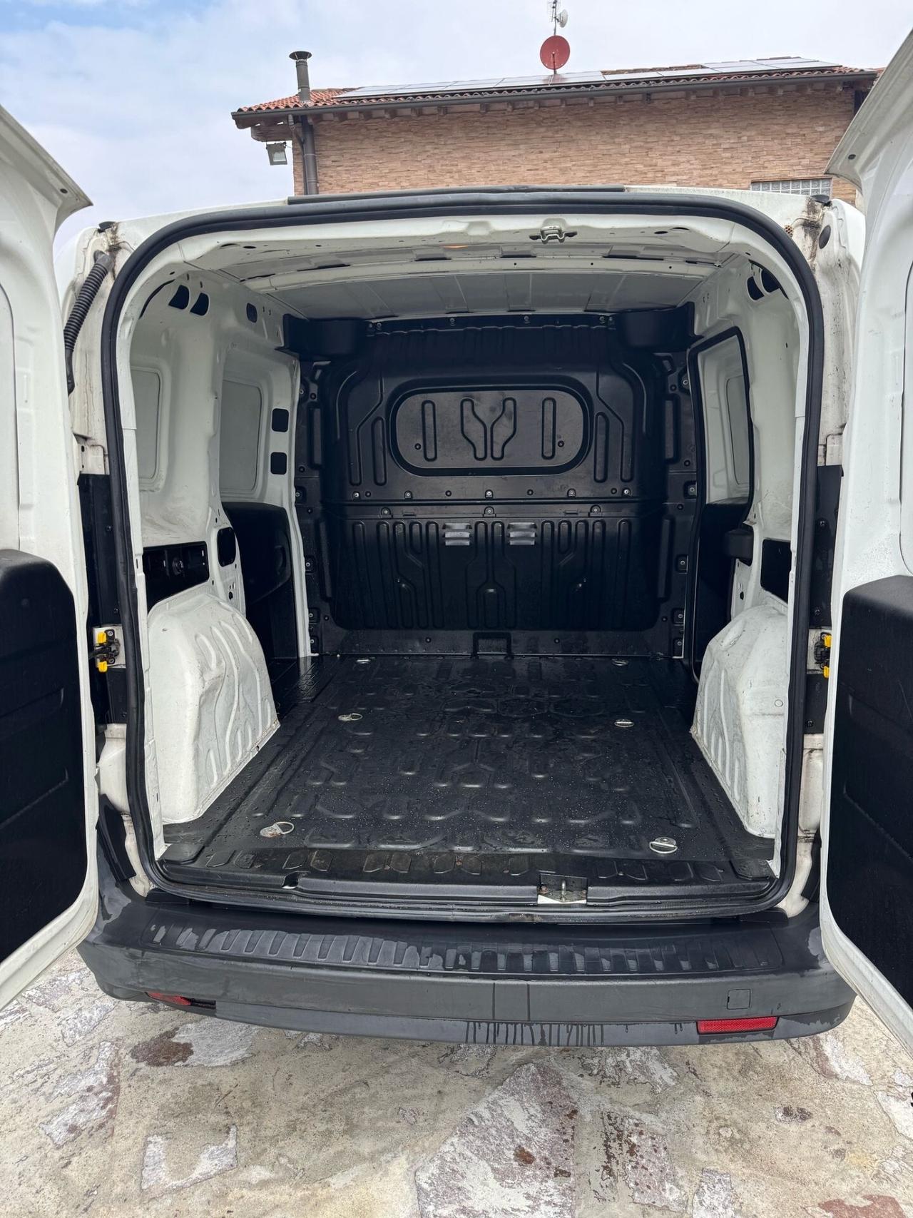Fiat Doblò 1.3 MJ 16V PC-TN Cargo Lamier.
