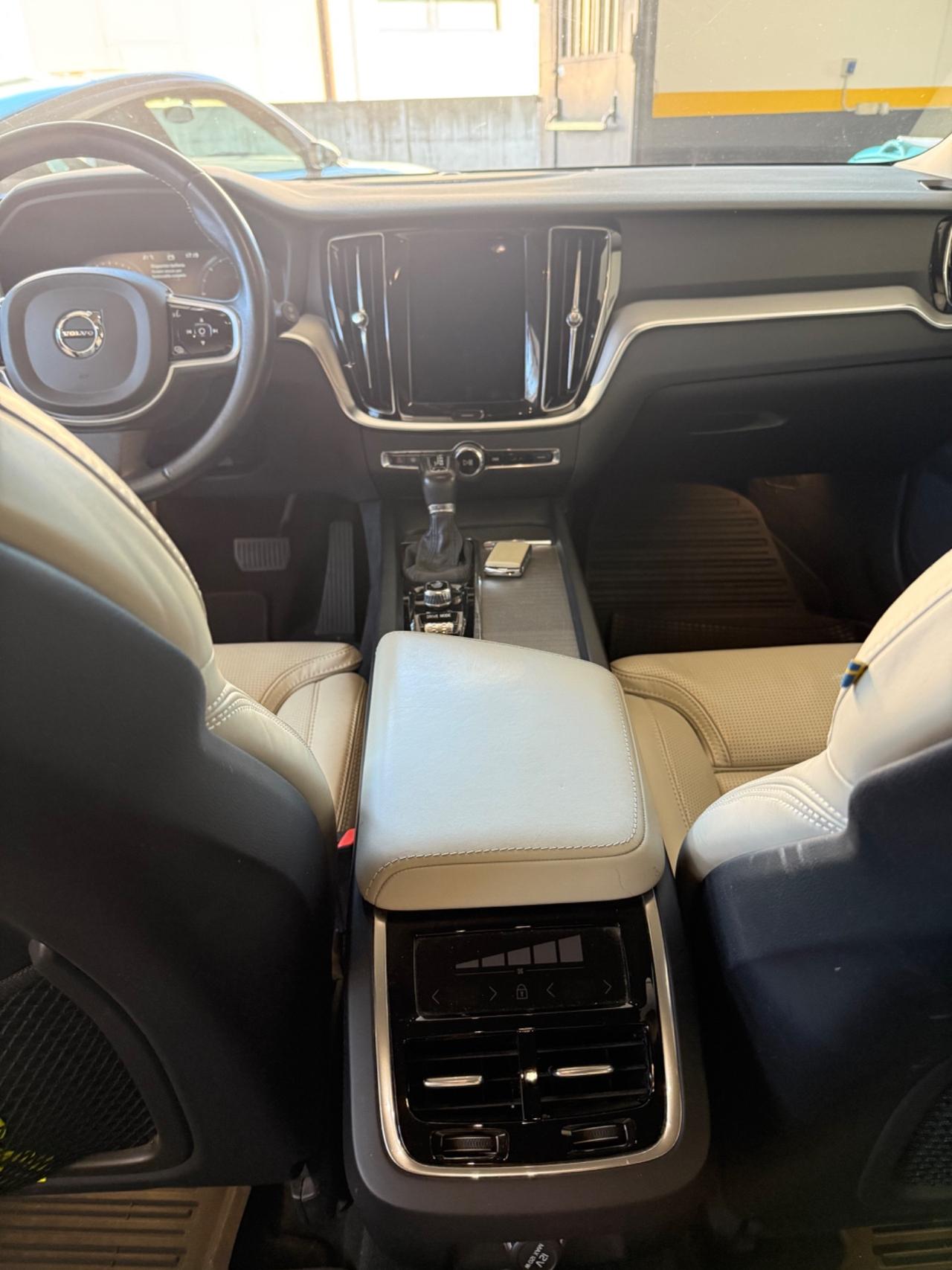 Volvo V60 D4 Geartronic R-design