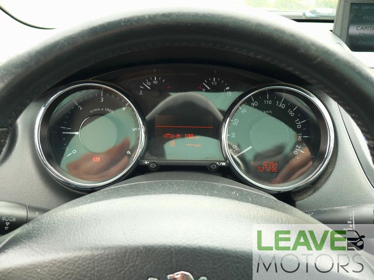 Peugeot 5008 2.0 HDi 150CV Féline (M1468)