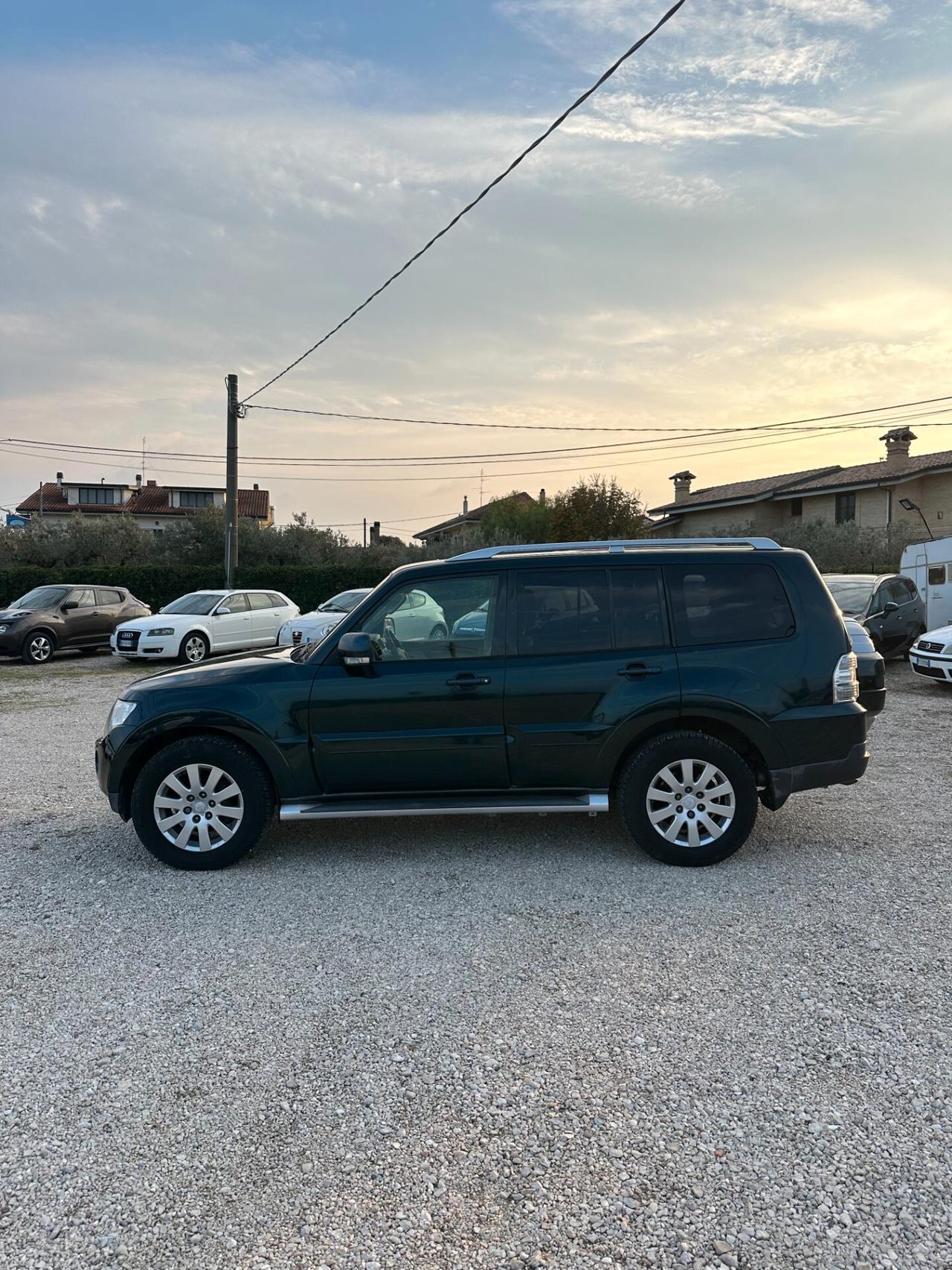 Mitsubishi Pajero 3.2 DI-D 16V aut. 5p. Instyle DPF