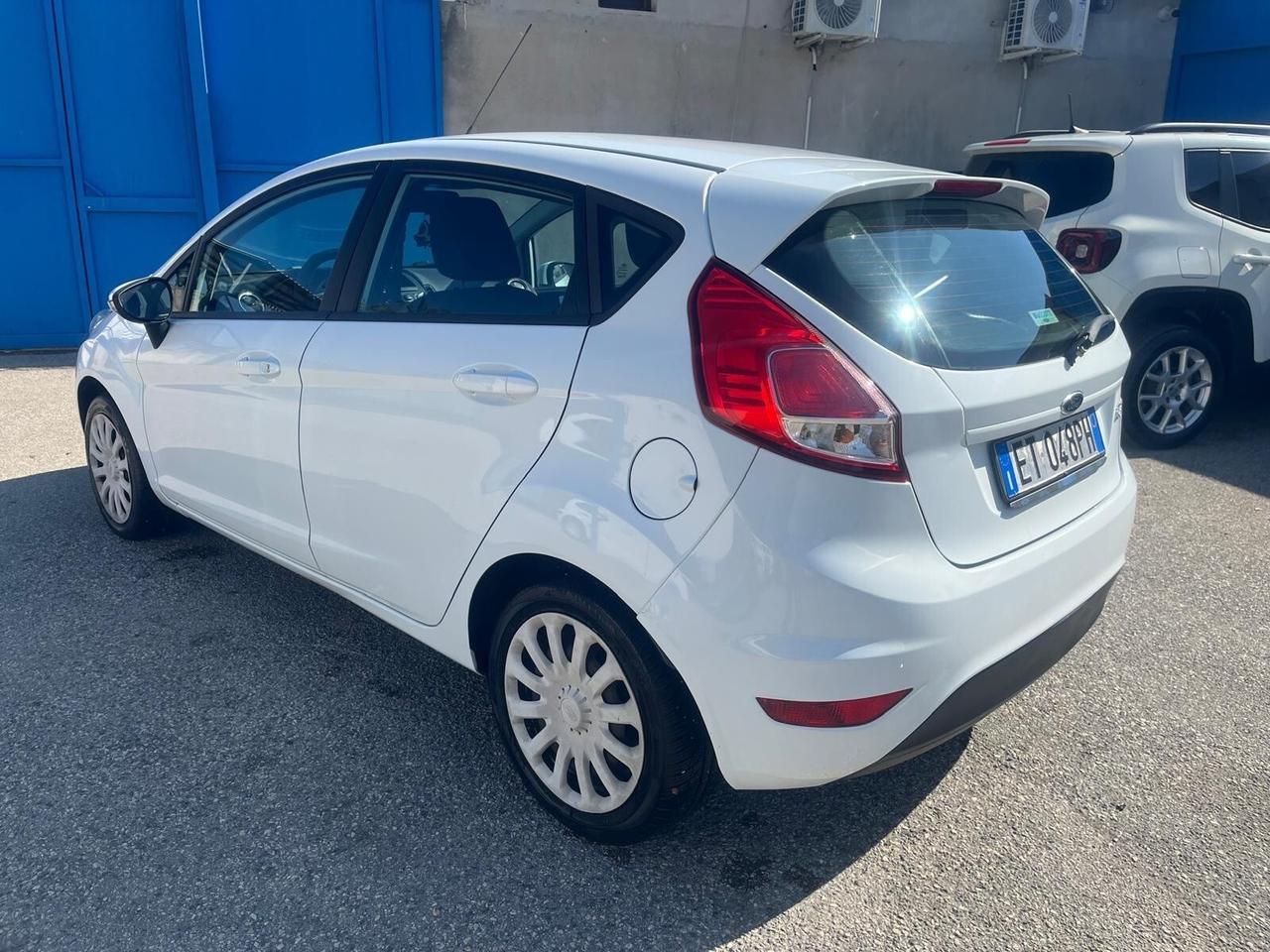 Ford fiesta 1.5 tdci-5 P-full/opt-2013
