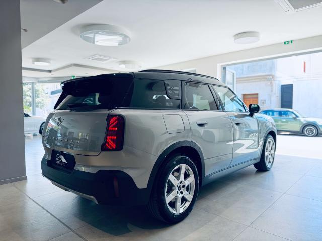 MINI Cooper D Countryman 2.0 48V Favoured auto Pack M+Tetto