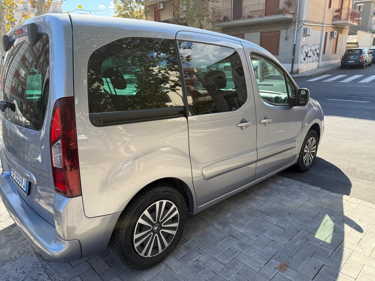 Peugeot Partner Tepee BlueHDi 100 Outdoor