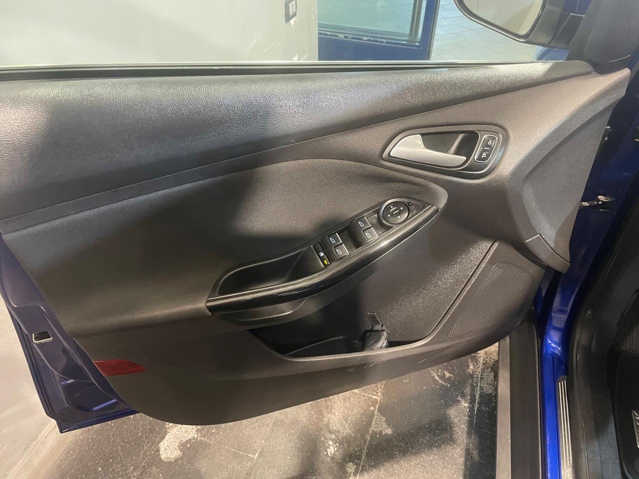 Ford Focus 1.6 120 CV GPL Titanium