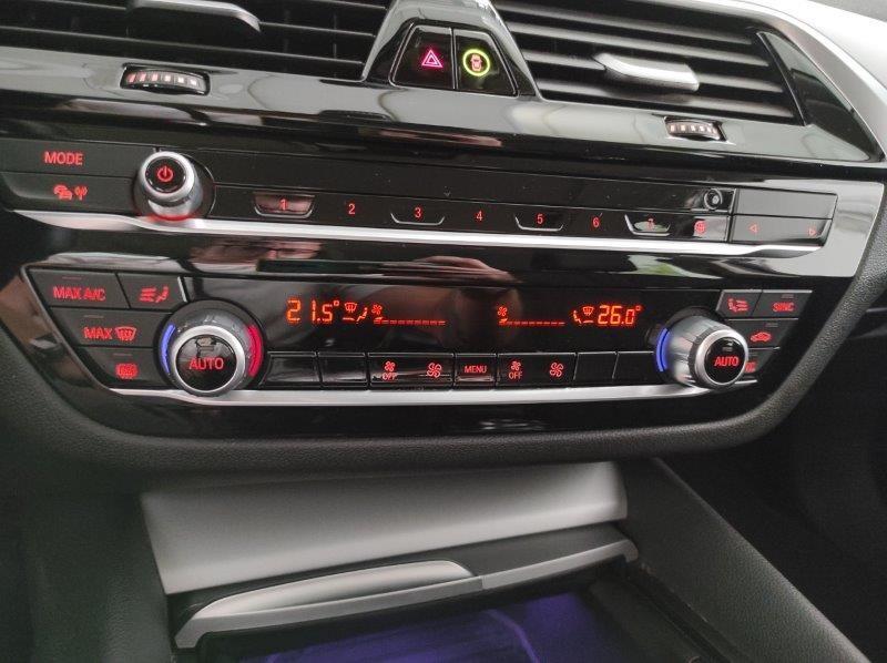 BMW Serie 5(G30/31/F90) - 520d 48V Business
