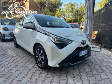 Toyota Aygo Connect 1.0 5p. X-play 06/20 KM.2930