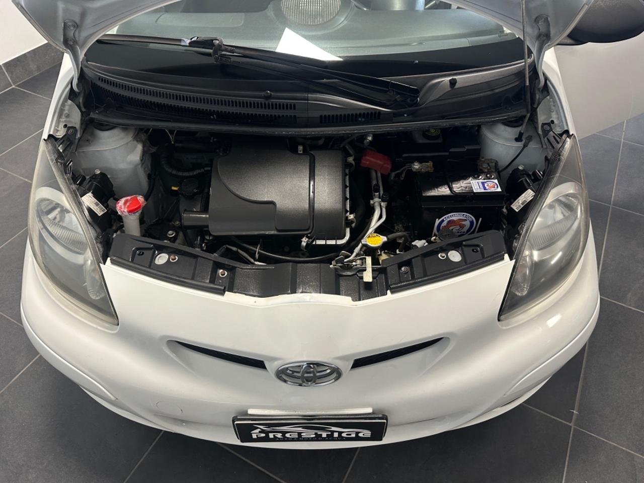 TOYOTA AYGO 1.0 NEOPATENTATI 68CV CONNECT GARANZIA