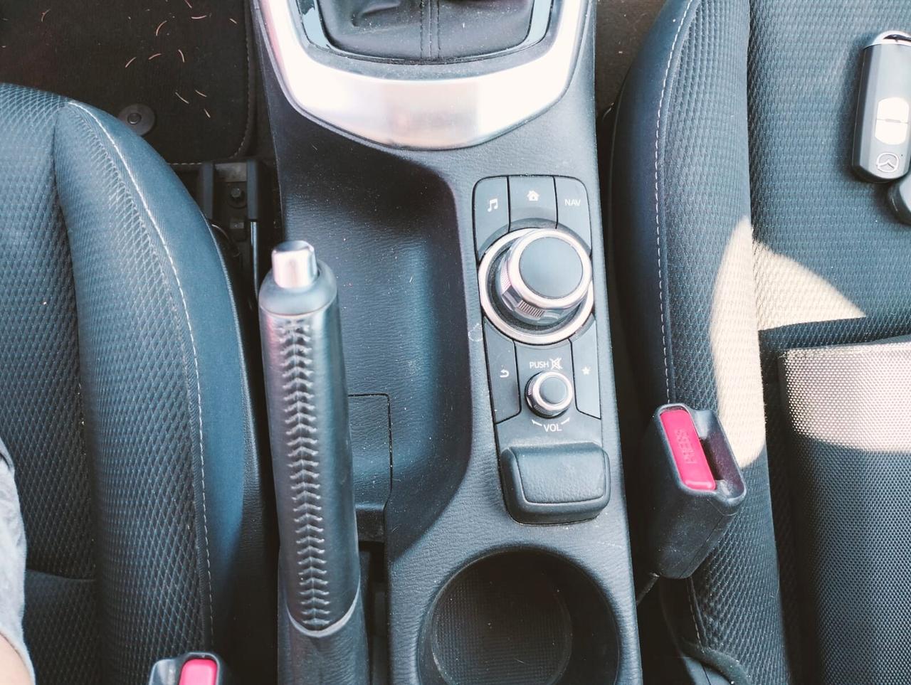 Mazda 2 1.5 Skyactiv-G Hybrid - SINISTRATA