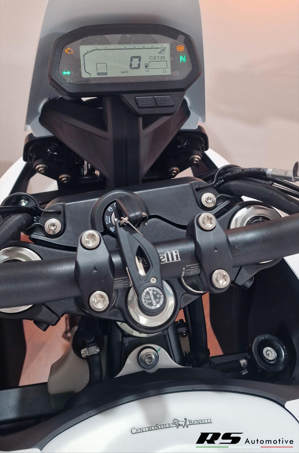 BENELLI BKX 300