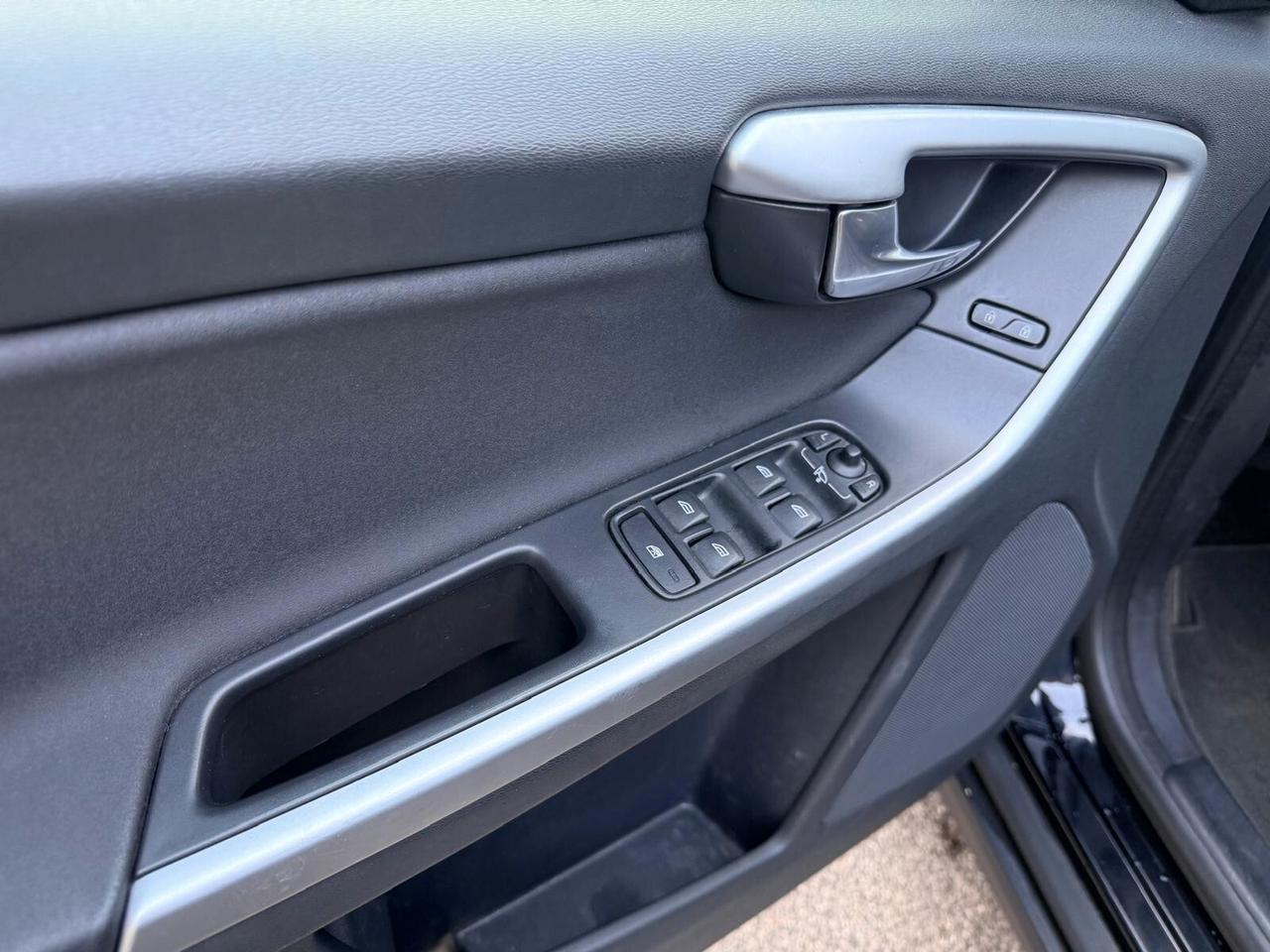 Volvo XC 60 XC60 D3 AWD Geartronic Momentum 163CV ***Automatica 4x4***