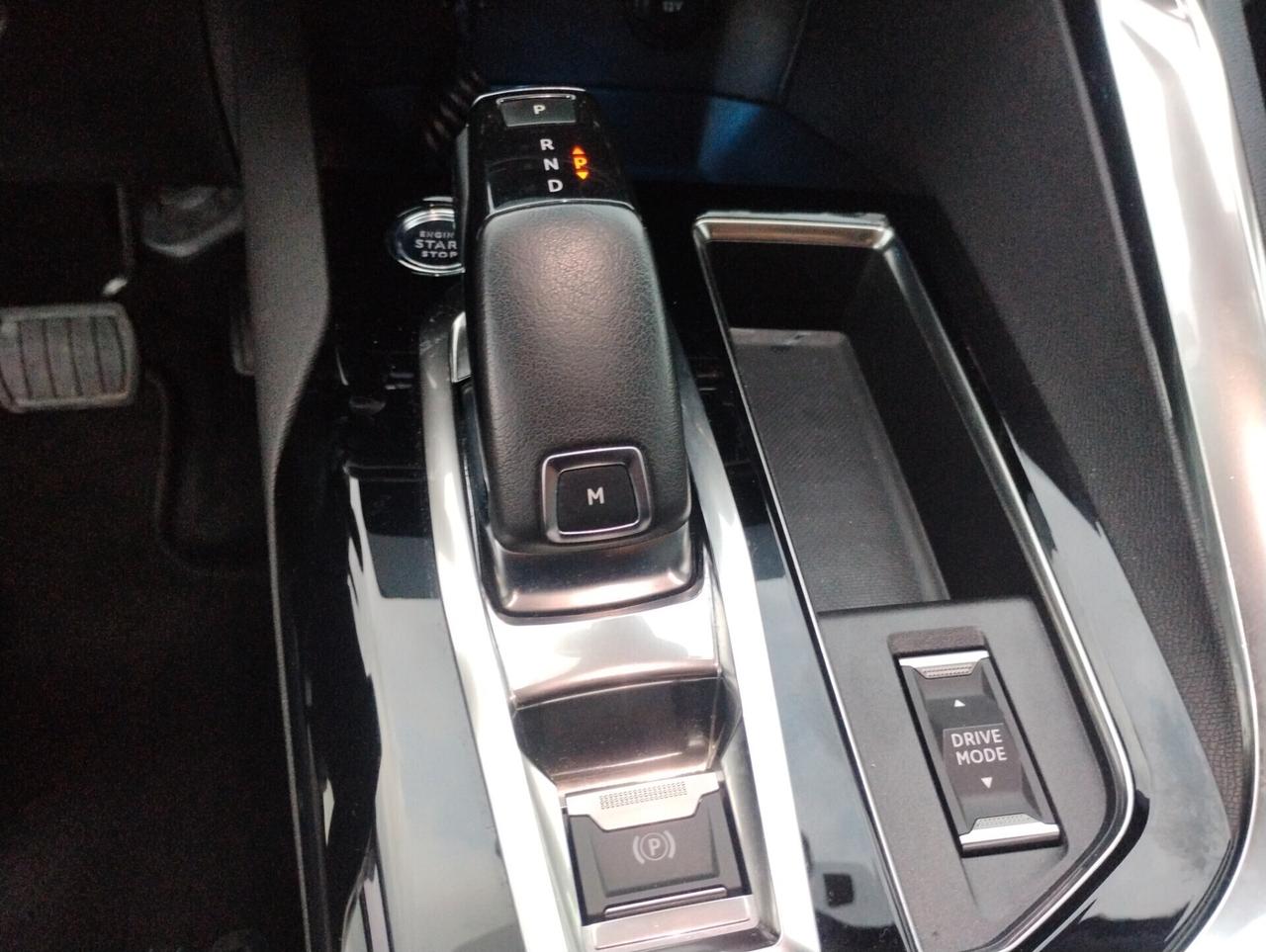 Peugeot 3008 BlueHDi 130 S&S EAT8 Allure