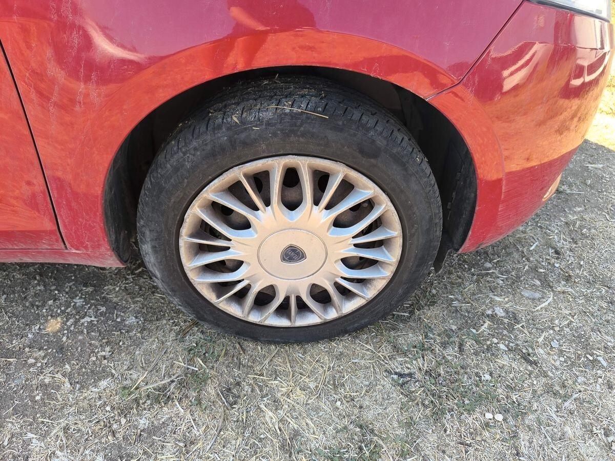 Lancia Ypsilon 0.9 TwinAir 85 CV 5 porte S&S DFN Gold AUTOMATICA
