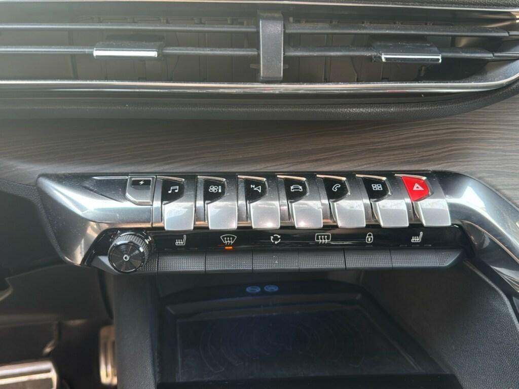 Peugeot 3008 1.6 HYbrid GT Pack e-EAT8