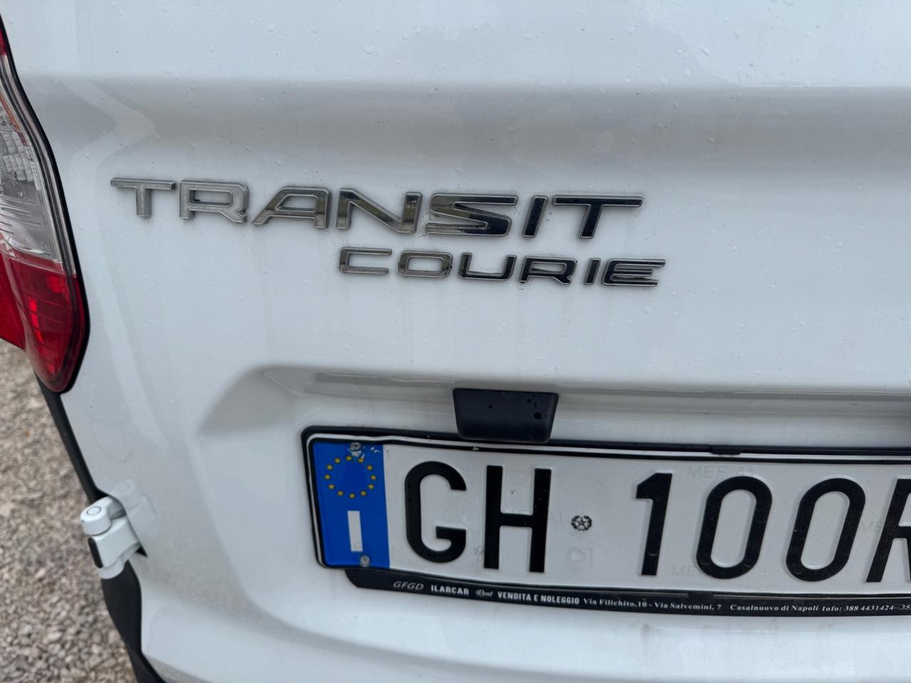 Ford Transit Courier TITANIUM