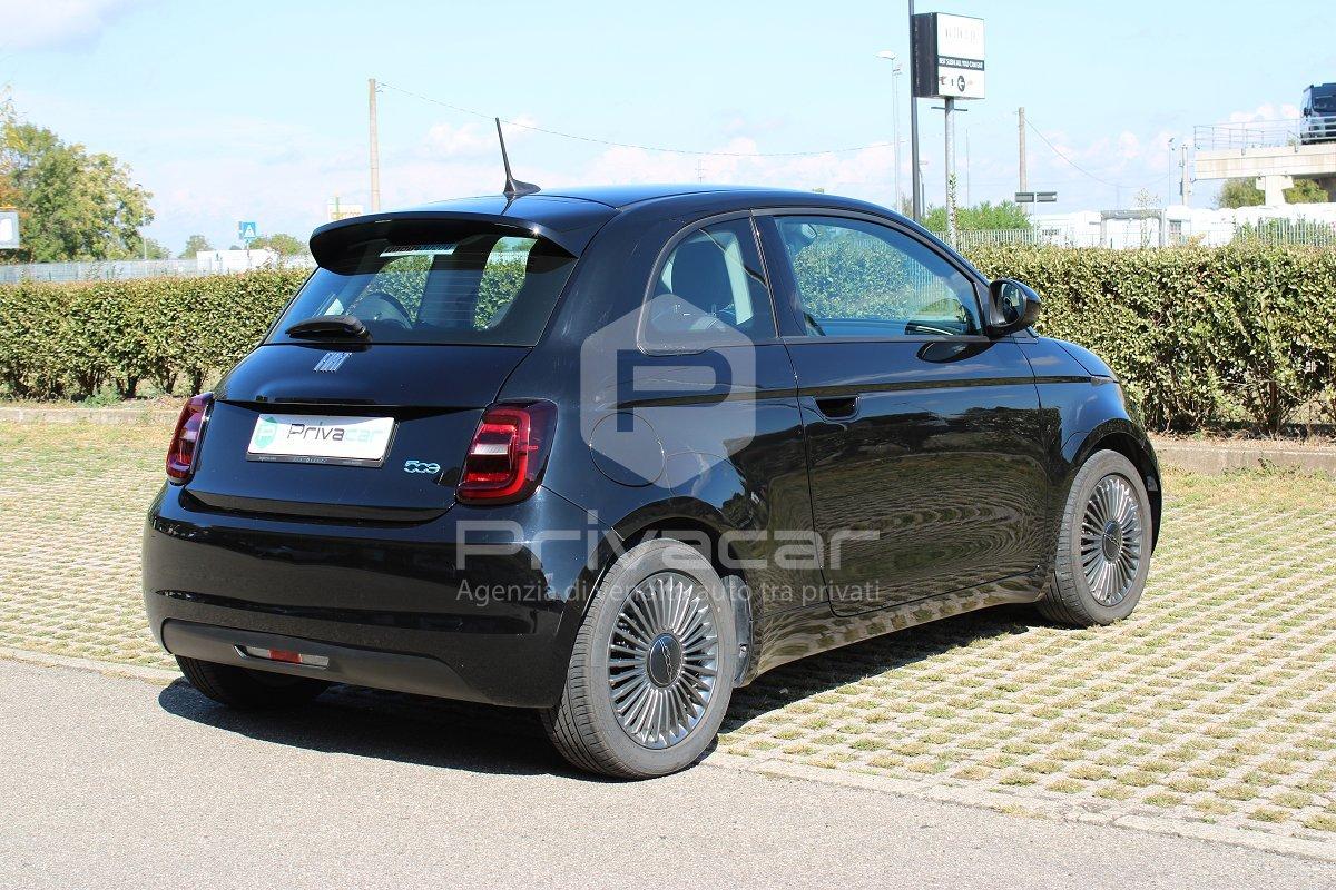 FIAT 500e Berlina 42 kWh Passion