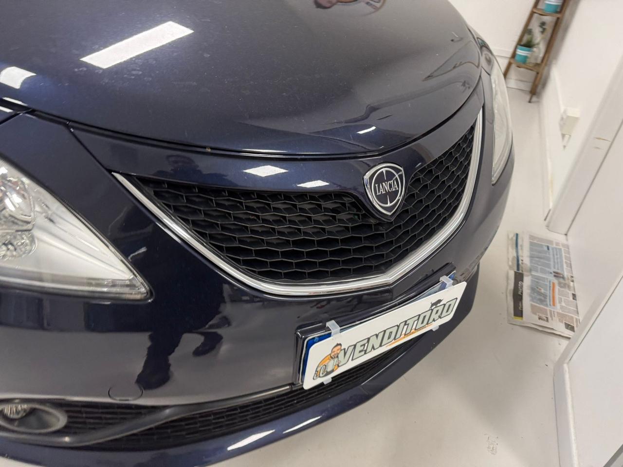 LANCIA Ypsilon 1.2 69 CV 5p. Silver