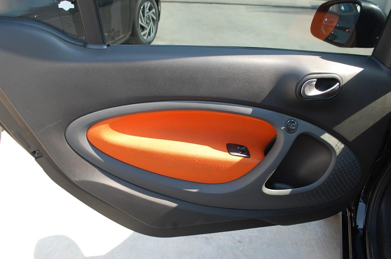 Smart forTwo 0.9 t Passion 90CV Led Lega Uff Italy USB