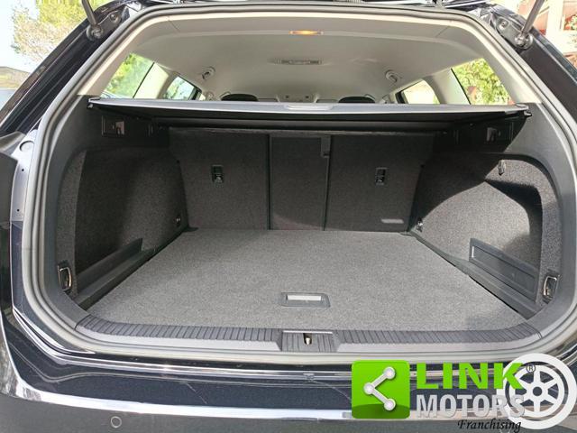 VOLKSWAGEN Passat Variant 2.0 TDI SCR EVO DSG Executive