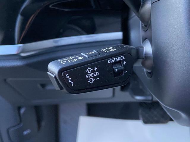 AUDI Q3 35 2.0 TDI S tronic Business Advanced COCKPIT