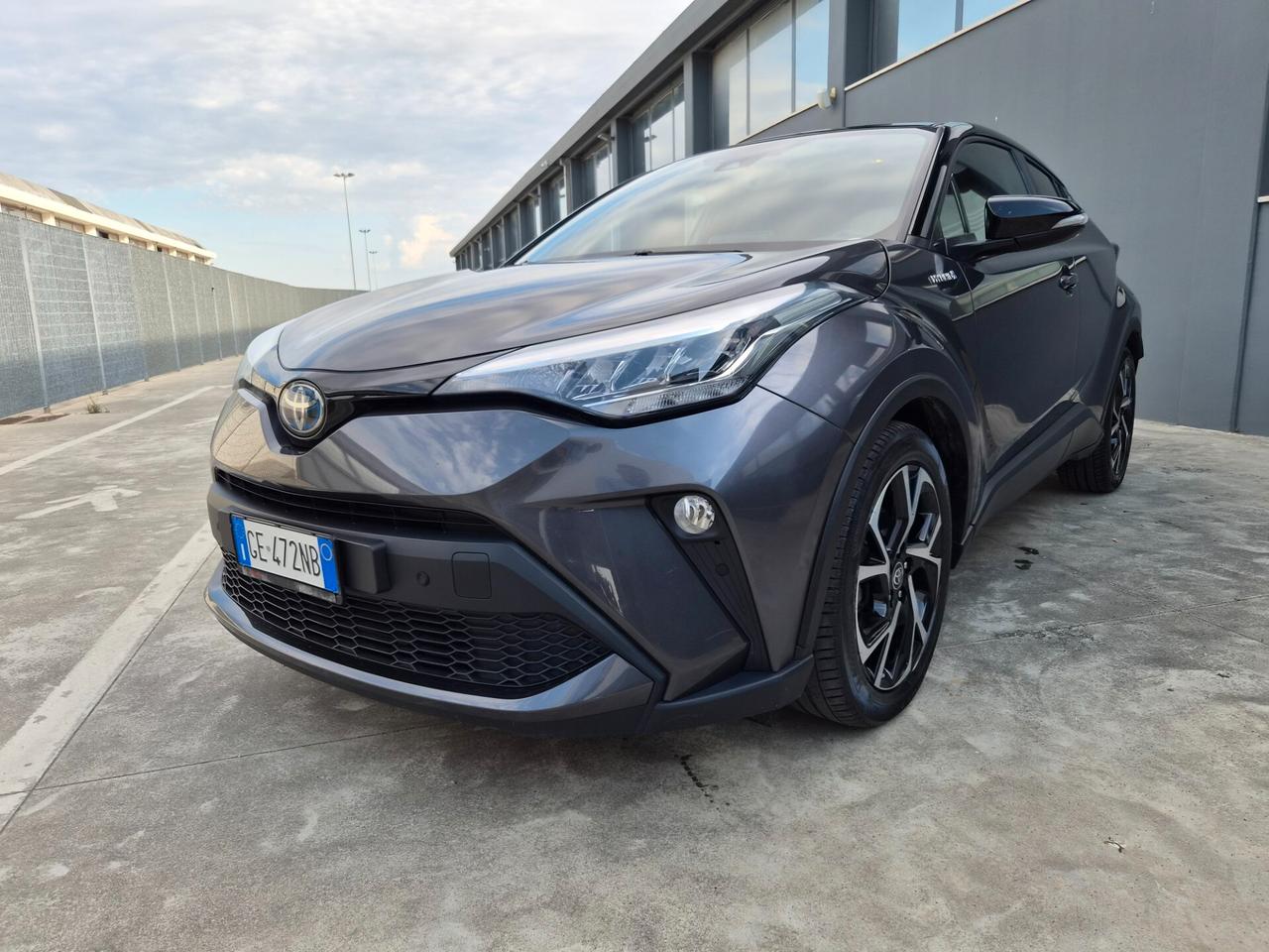 Toyota C-HR 2.0 Hybrid E-CVT Trend