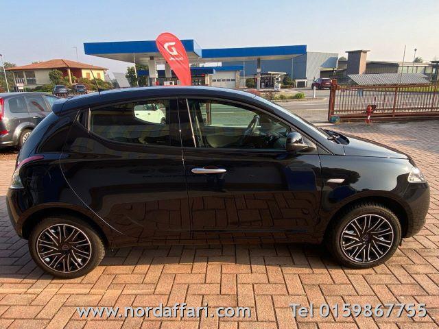LANCIA Ypsilon 1.0 FireFly 5 porte S&S Hybrid Silver NEOPATENTATO