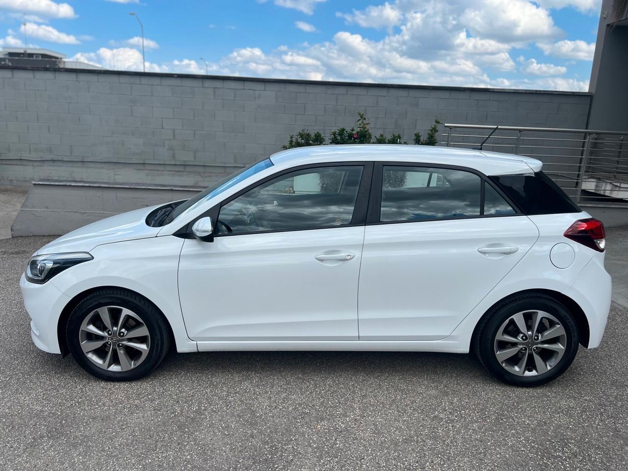 Hyundai i20 5p 1.1 crdi Comfort 75cv CLIMA/TELPDC OK NEOPAT.