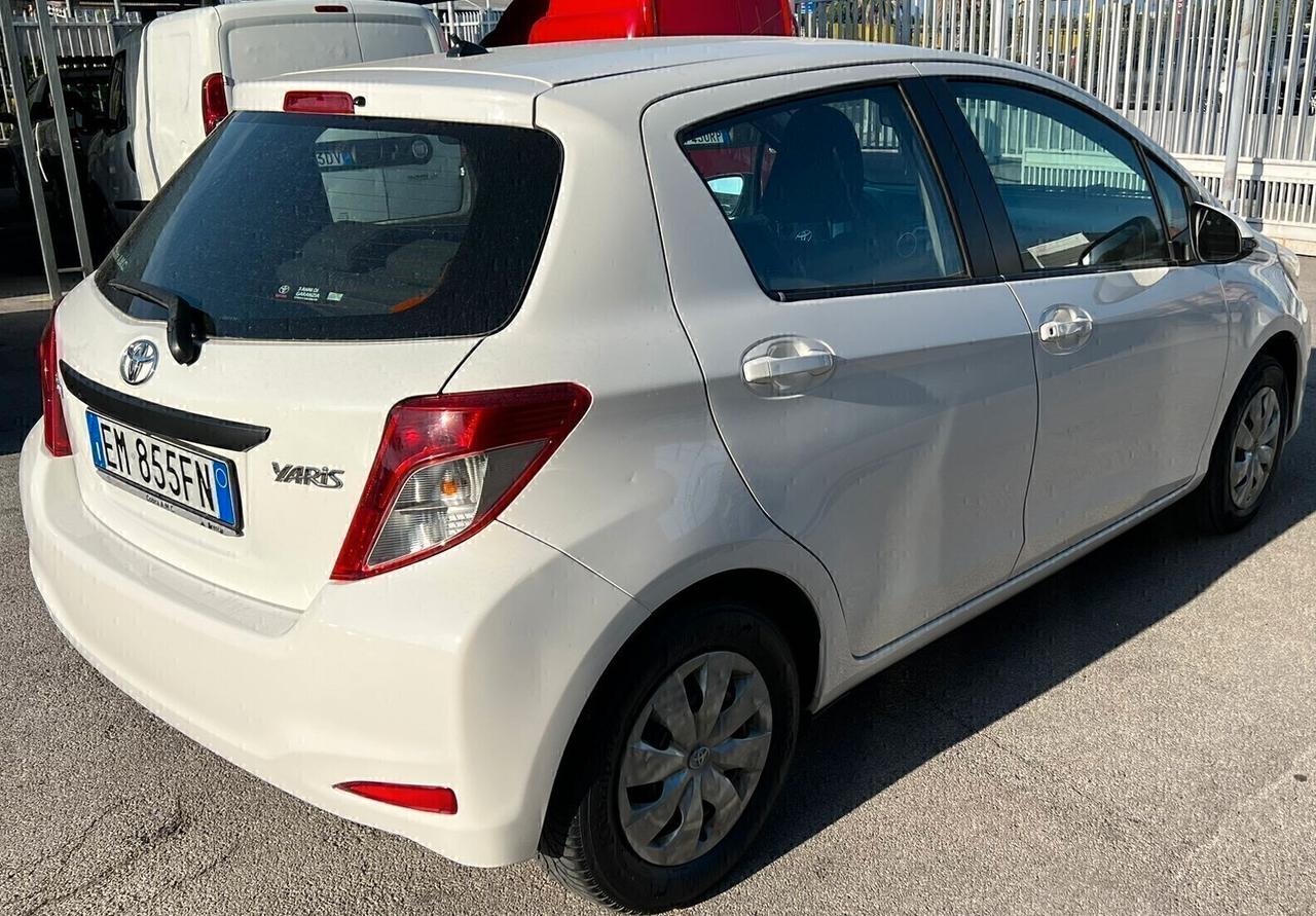 Toyota Yaris 1.3 5 porte GPL Lounge