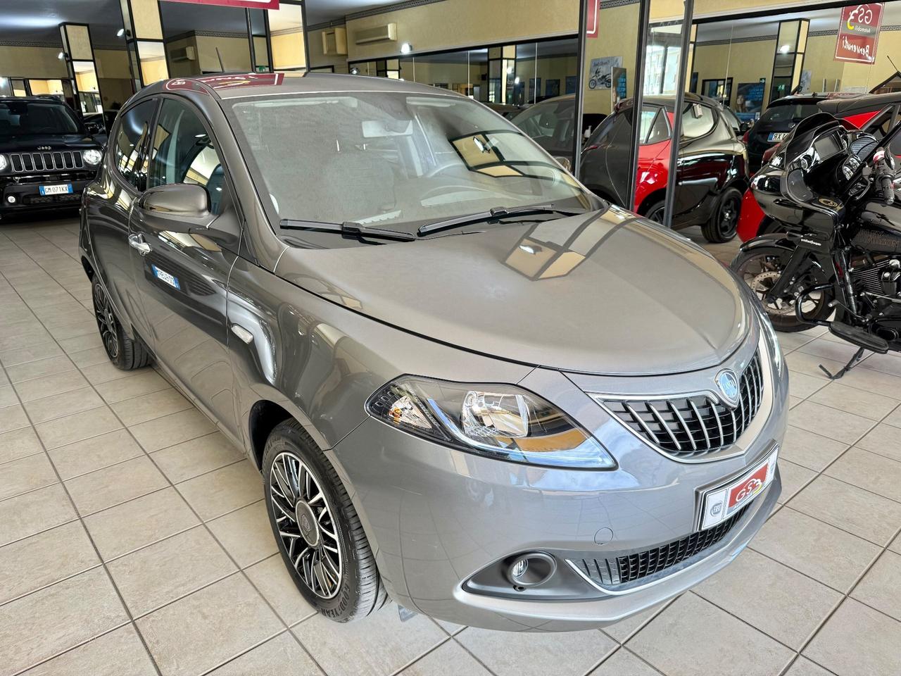Lancia Ypsilon 1.0 70cv PLATINO