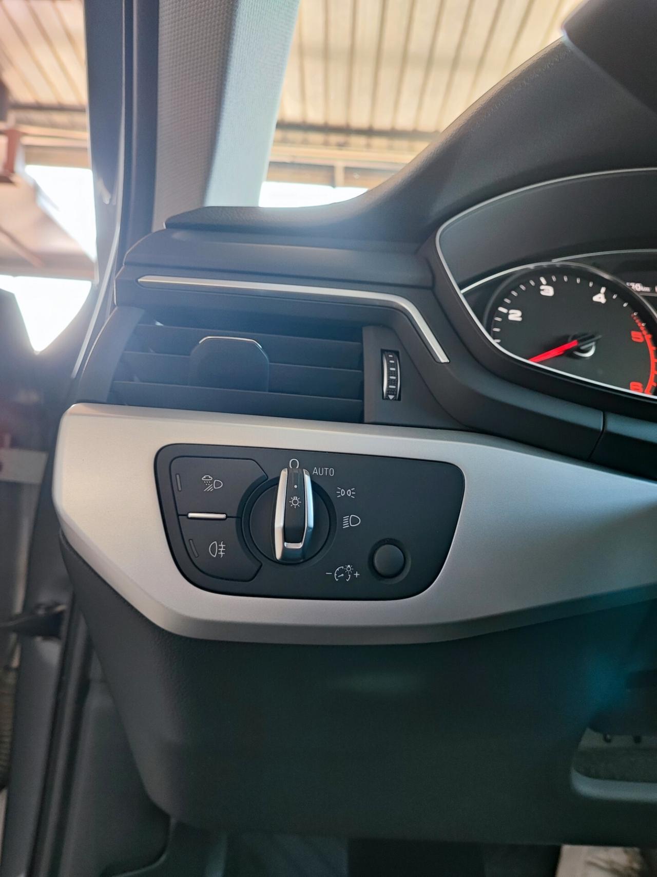 Audi A4 Avant 2.0 TDI 150 CV S tronic LINE EDITION