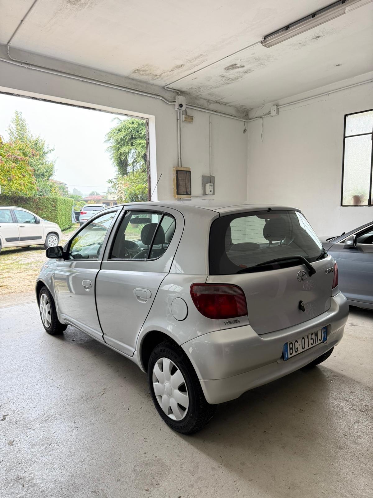 Toyota Yaris 1.0i 16V cat 5 porte
