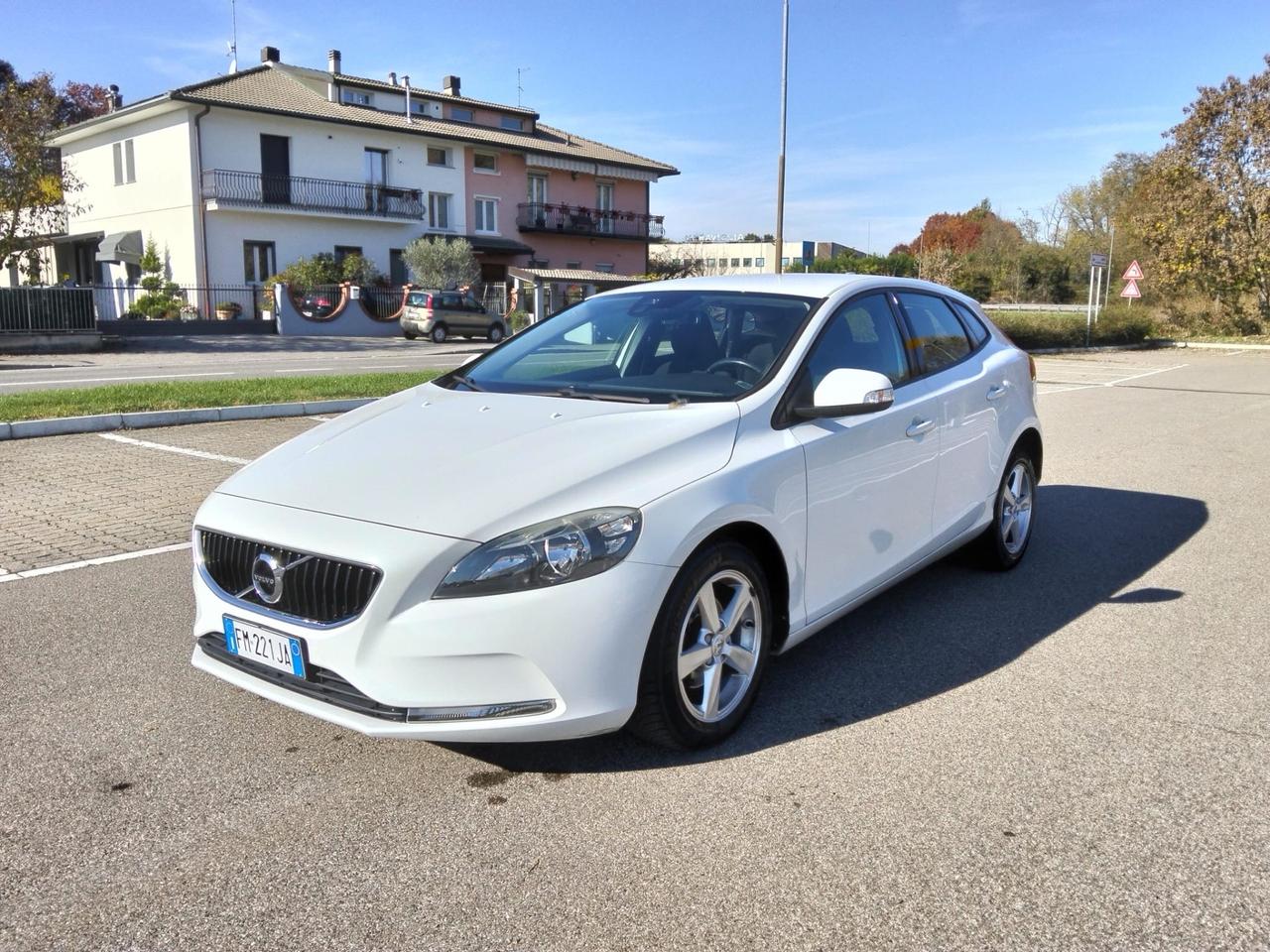 Volvo V40 D2 120Cv*S&S*Cerchi*Sensori*Cruise*Euro 6B