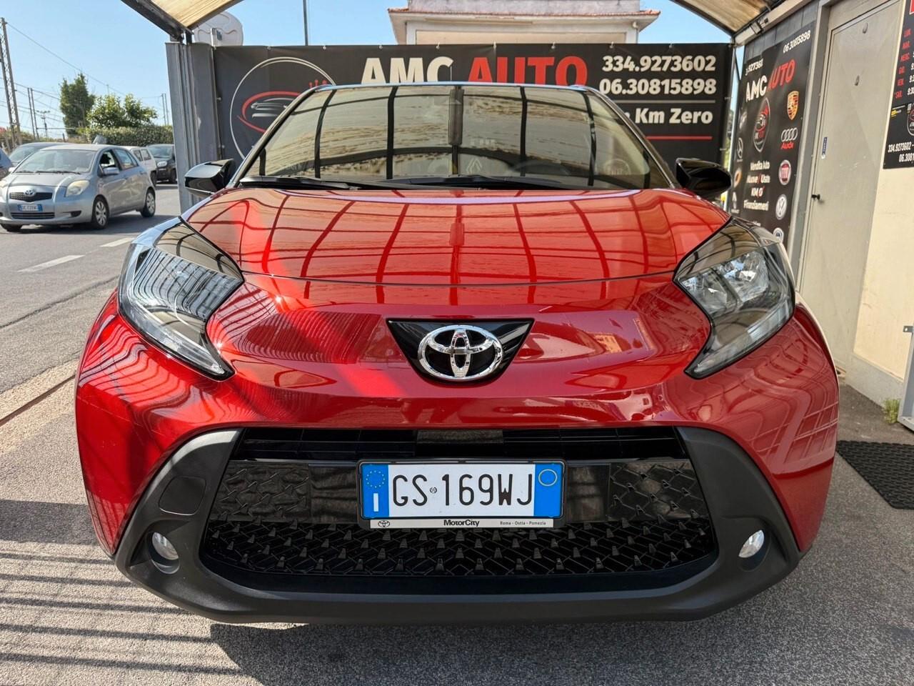 Toyota Aygo X 1.0 VVT-i 72 CV 5 porte Lounge - AUTOMATICA . SOLO 800 KM