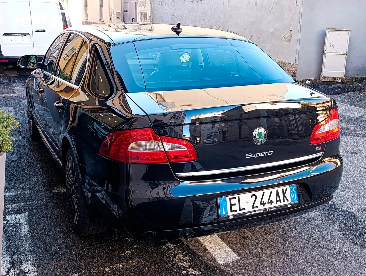 Skoda Superb 2.0 TDI CR 170CV DSG Laurin&Klement