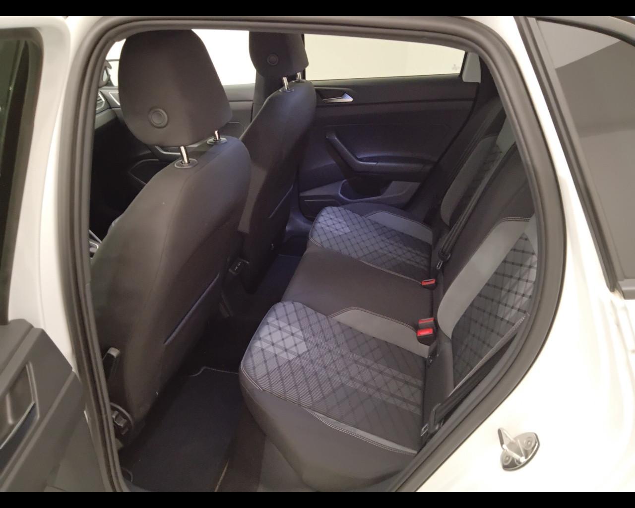 VOLKSWAGEN Polo VI 2022 - Polo 1.0 tsi R-Line 95cv