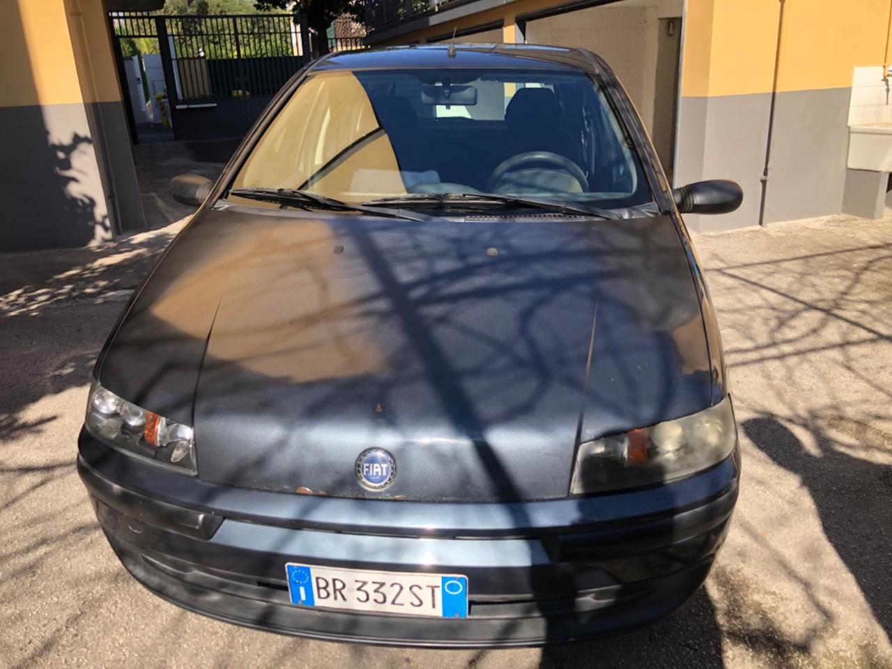 Fiat Punto 1.2 benzina 5 porte 01