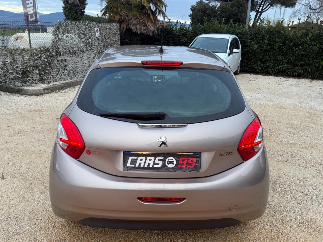 Peugeot 208 1.4 HDi 68 CV 5 porte Allure