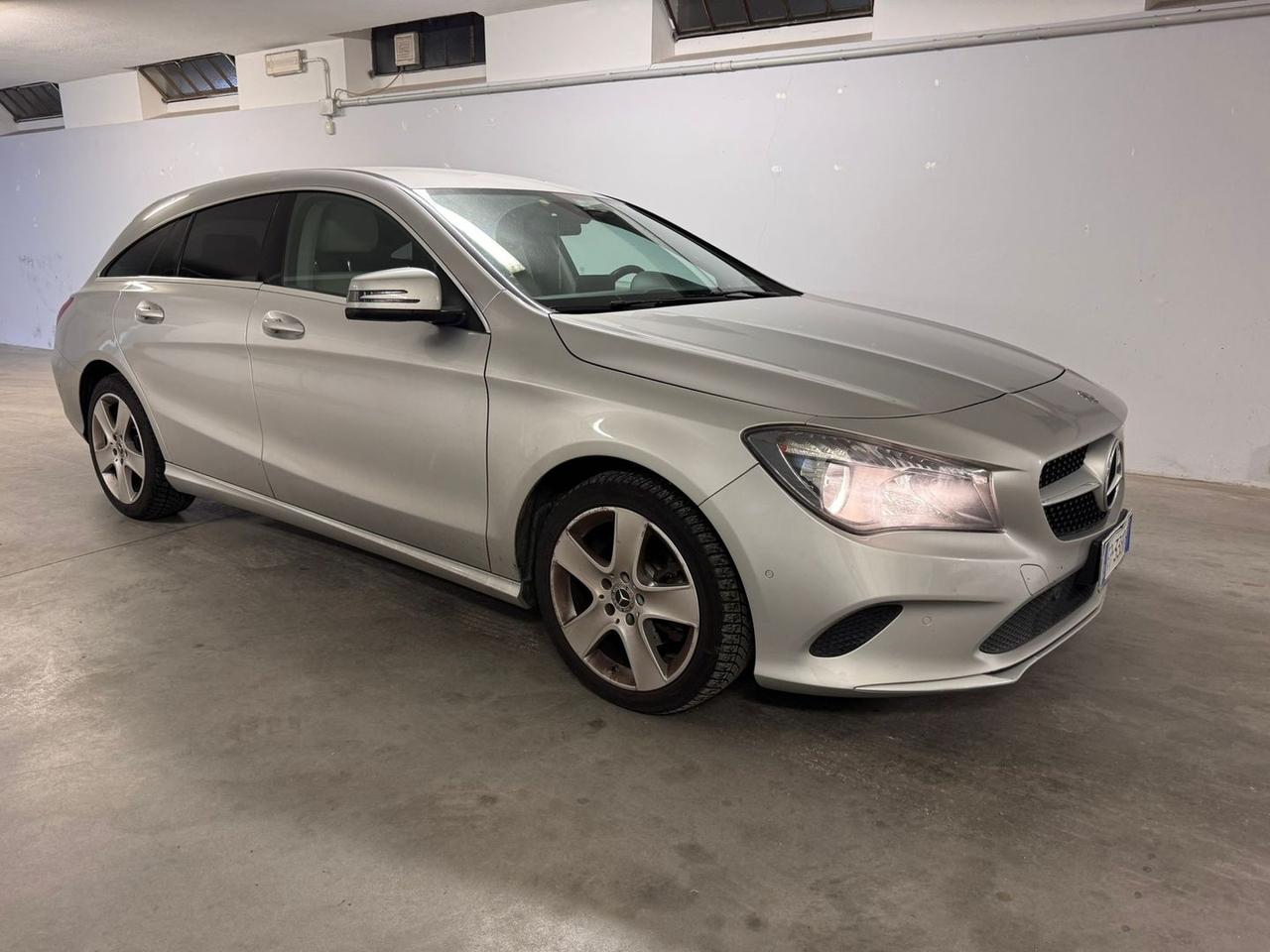 Mercedes-Benz CLA 220 Business