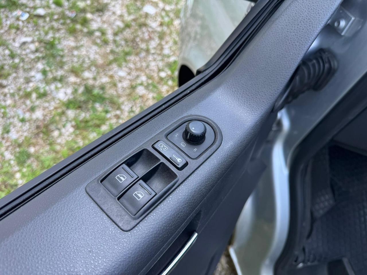 Volkswagen Transporter 2.5 TDI/130CV 9POSTI
