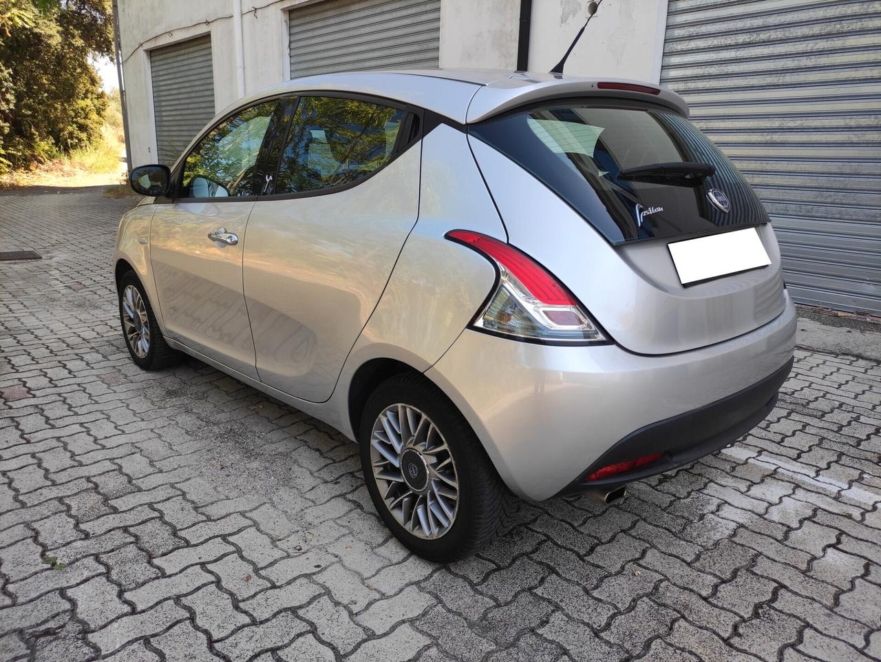 Lancia Ypsilon 1.3 MJT 16V 5 porte