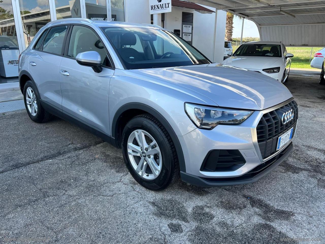 AUDI Q3 35 TDI S tronic Business Advanced