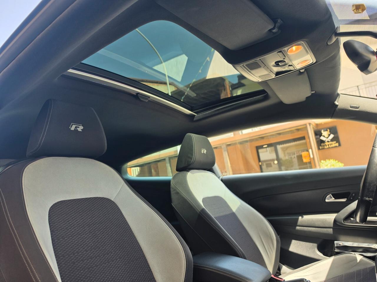 Volkswagen Scirocco R 2.0 TSI 265CV