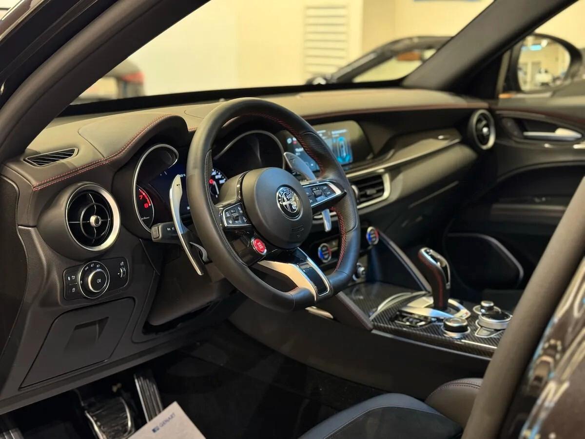 Alfa Romeo Stelvio 2.9 Bi-Turbo V6 510 CV AT8 Quadrifoglio