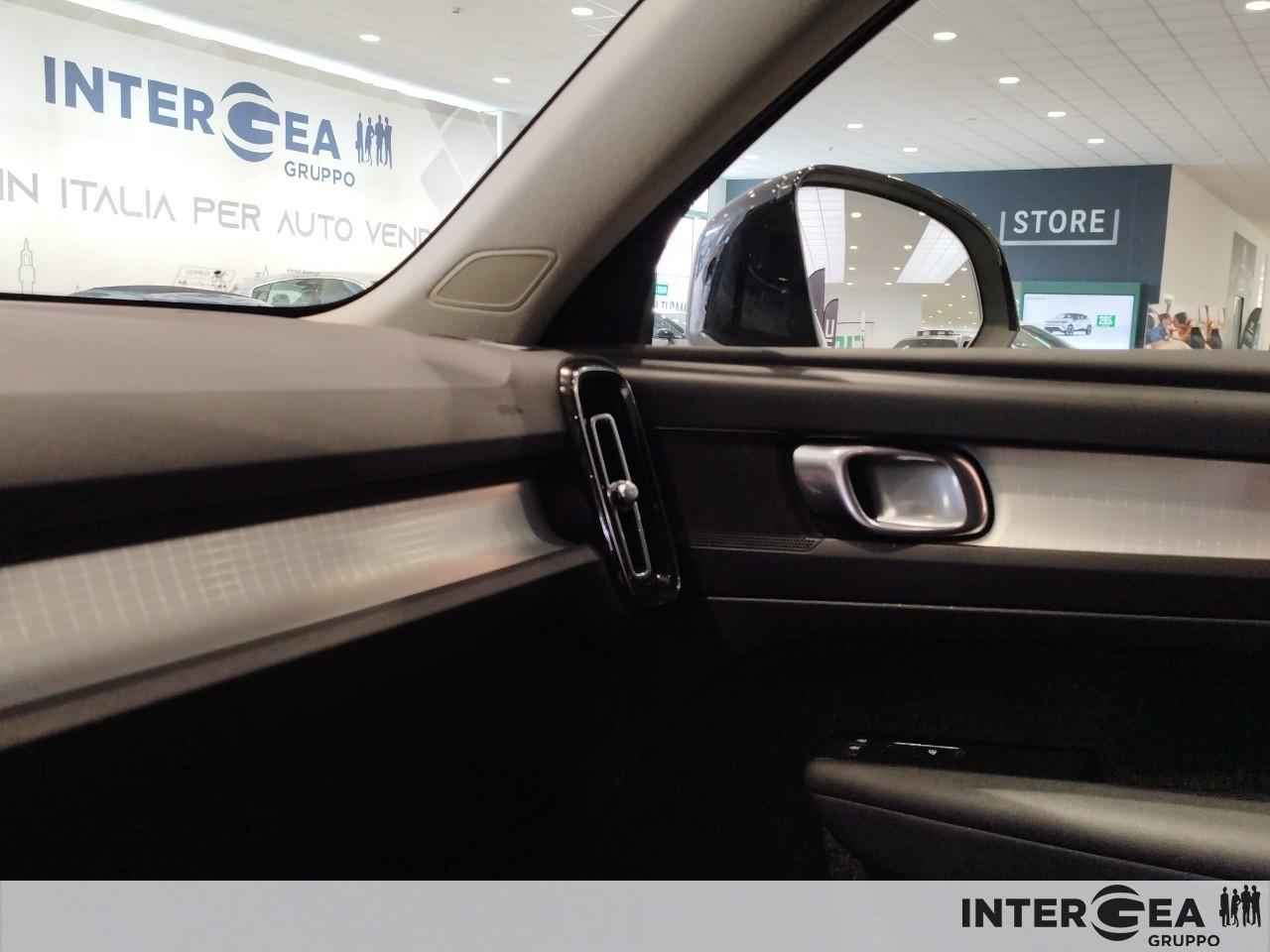 VOLVO XC40 1.5 t2 Momentum Pro auto my21